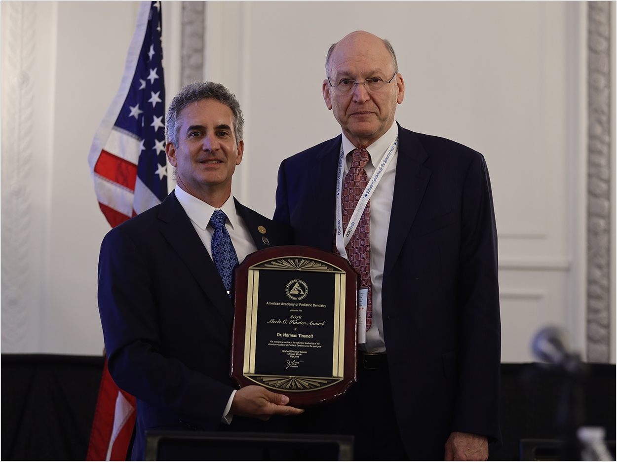 Dr. Norman Tinanoff, recipient of the 2019 American Academy of Pediatric Dentistry’s Merle C. Hunter Leadership Award (right) and Dr. Joseph Castellano, AAPD president