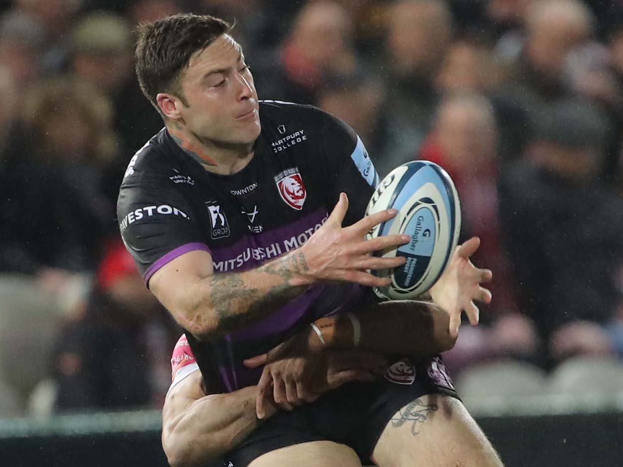 Matt Banahan looks for the offload. Martin Bennett/Gloucester Rugby