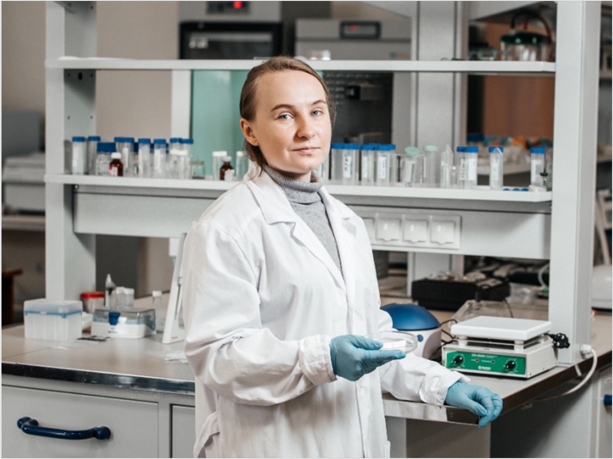 Anna Lipovka, a member of the research group and PhD student at the TPU Research School of Chemistry & Applied Biomedical Sciences
