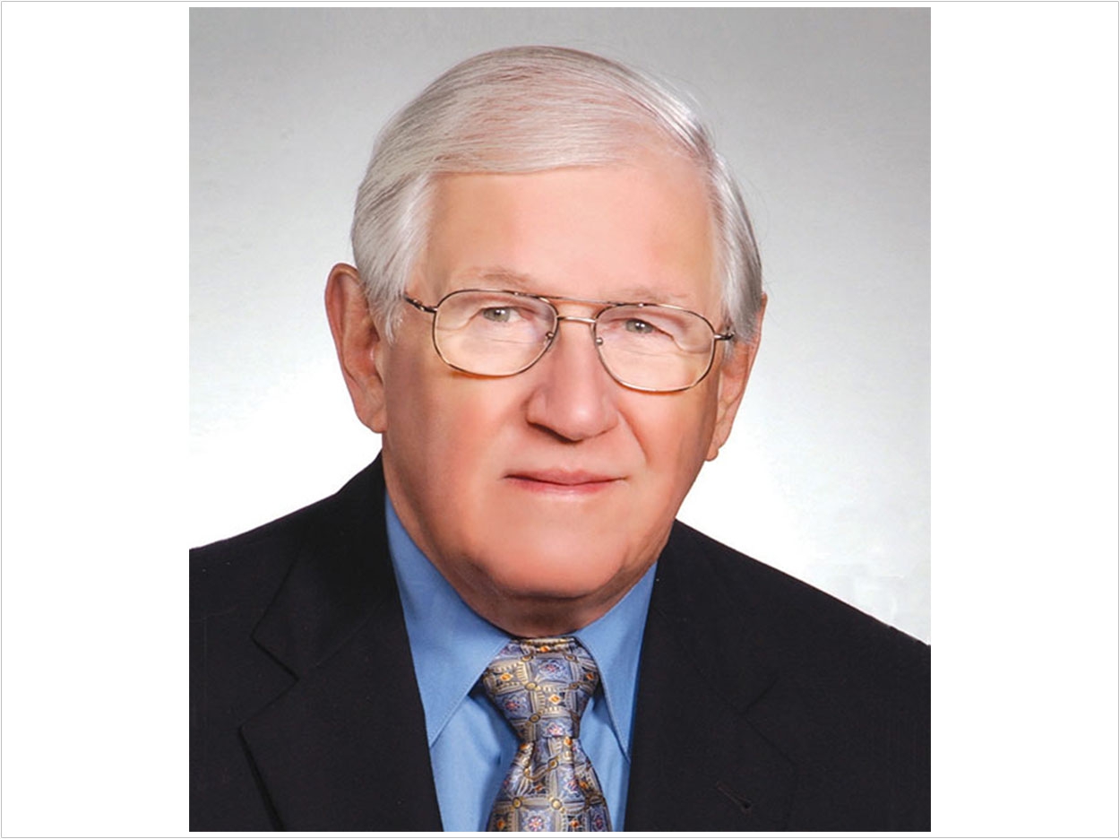 Gilbert Triplett, DDS, PhD, of Dallas, Texas, received the Robert V. Walker Distinguished Service Award.